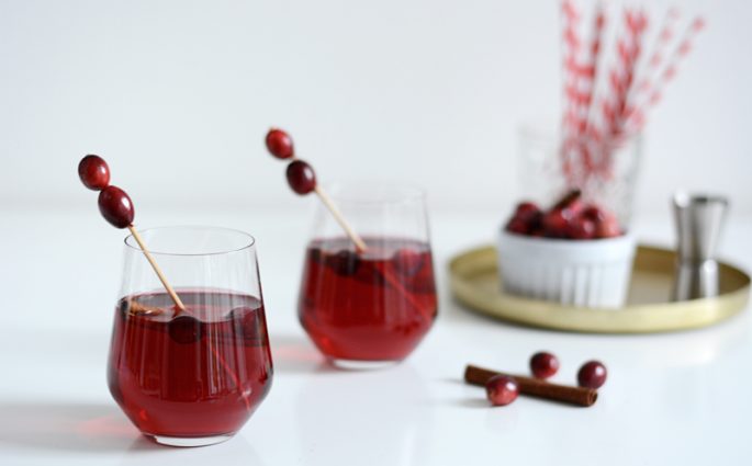 Cranberry-Vodka-Cocktail | we love handmade