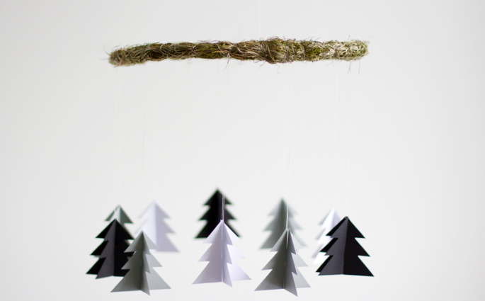 Papierchristbaum-Mobile | we love handmade