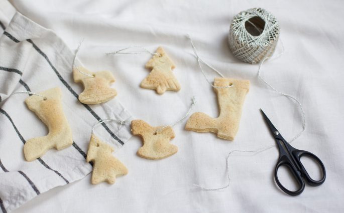 DIY: Salzteiganhänger als Christbaumschmuck | we love handmade