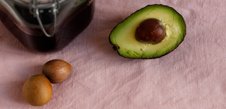 DIY: Stoff färben mit Avocados