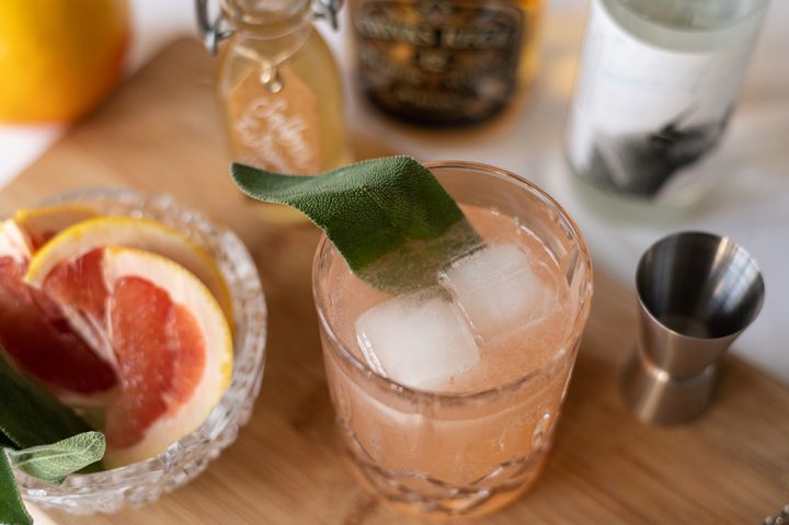 Grapefruit Whiskey Sour: Drink | we love handmade