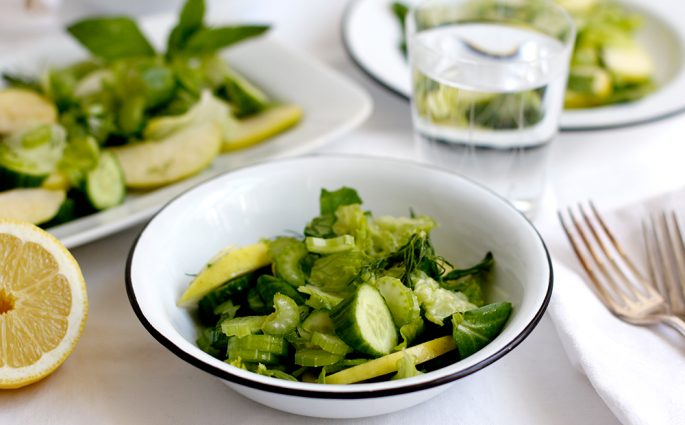 Rezept: Grüner Sommersalat mit essbaren Blüten | we love handmade