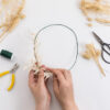 Workshop – Blumenkränze binden: Tür- oder Wandkränze gestalten | 15.05.2024 – Bild 6