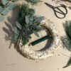 Workshop – Kränze binden: Weihnachts- oder Adventskranz gestalten | 26.11.2024 – Bild 3