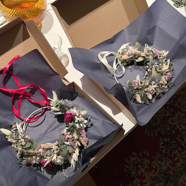 Workshop – Blumenkränze binden: Flowerhoop gestalten | 11.10.2025 – Bild 6