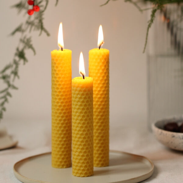 Eltern-Kind-Workshop: Bienenwachskerzen rollen - Bastelspaß mit Kindern | we love handmade