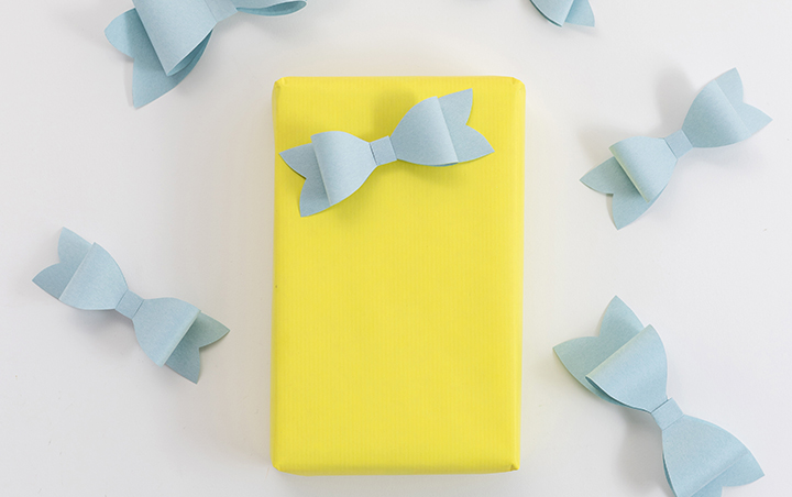 DIY-Schleife aus Papier für Geschenkverpackungen | we love handmade
