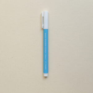 CLOVER Markierstift wasserlöslich blau fein – Trickmarker für Sticken | we love handmade