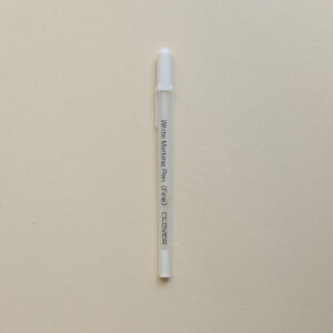 CLOVER weißer Markierstift fein bügeleffektiv – für Sticken, Visible Mending, Quilten und Patchwork auf dunklen Stoffen | we love handmade