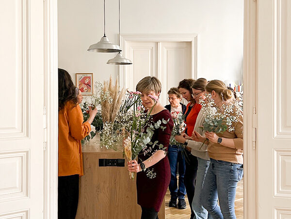 Monatsrückblick März 2026: Eine Aufnahme, die Teilnehmerinnen eines we love handmade Workshops in Wien zeigt. | we love handmade