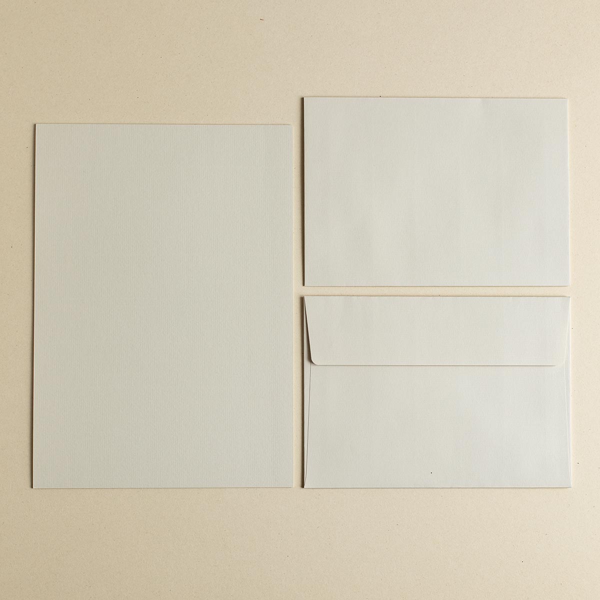 Paper Poetry Luxury B6 Umschlag im Farbton Sand mit passender B6 Karte von we love handmade
